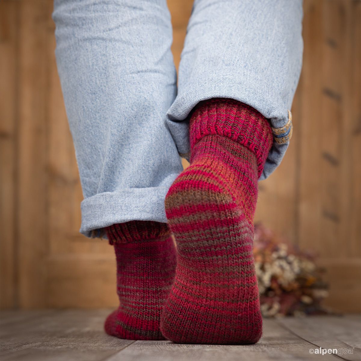 Stricksocken Rot Tragebeispiel